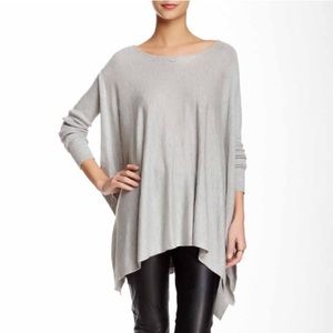 Romeo & Juliet Couture NWT Women's S/XS Sage Oversized Knit Sweater Top Poncho